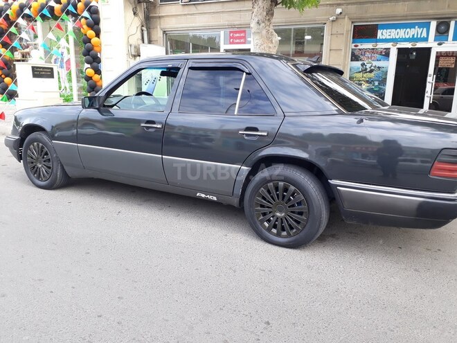 Mercedes E 250 1993, 251,206 km - 2.5 l - Bərdə