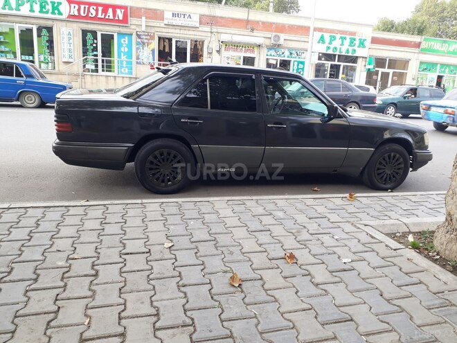 Mercedes E 250 1993, 251,206 km - 2.5 l - Bərdə