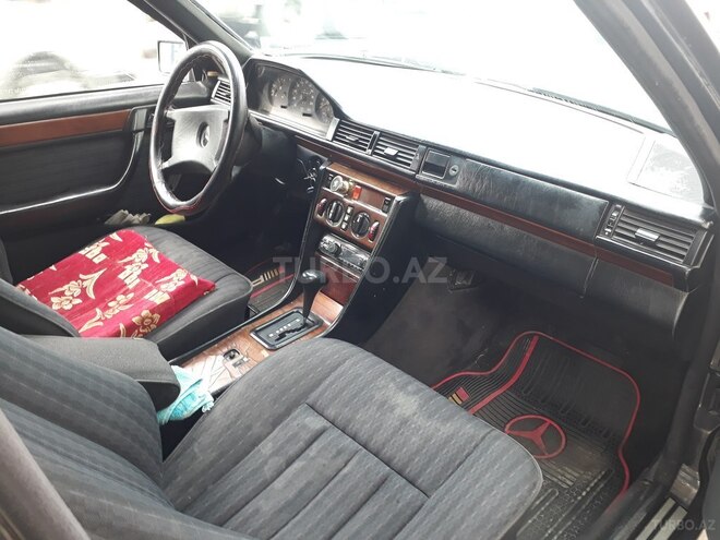 Mercedes E 250 1993, 251,206 km - 2.5 l - Bərdə