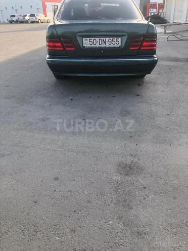 Mercedes E 220 2000, 800,000 km - 2.2 л - Sumqayıt