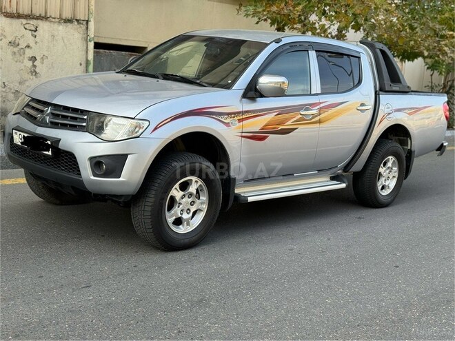 Mitsubishi L200 2013, 234,000 km - 2.5 l - Bakı