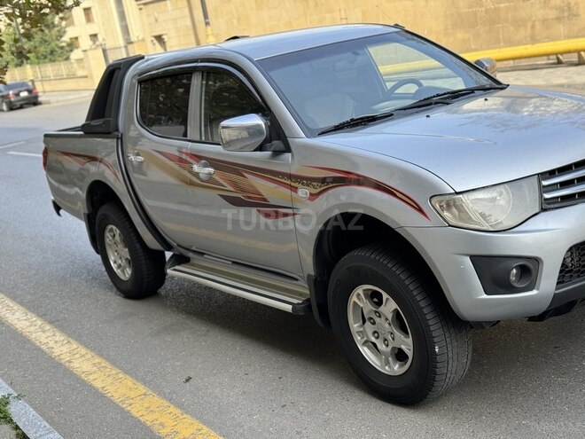 Mitsubishi L200 2013, 234,000 km - 2.5 l - Bakı