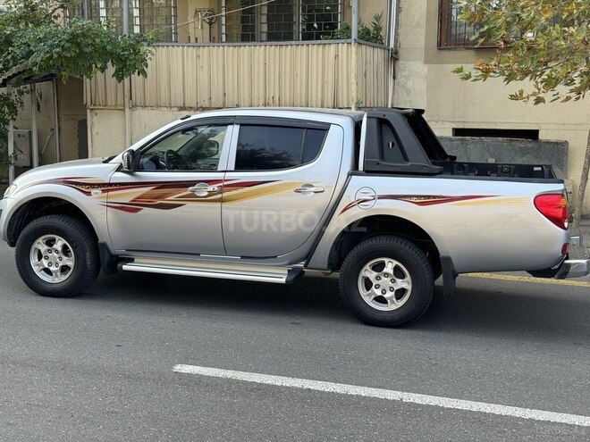 Mitsubishi L200 2013, 234,000 km - 2.5 l - Bakı