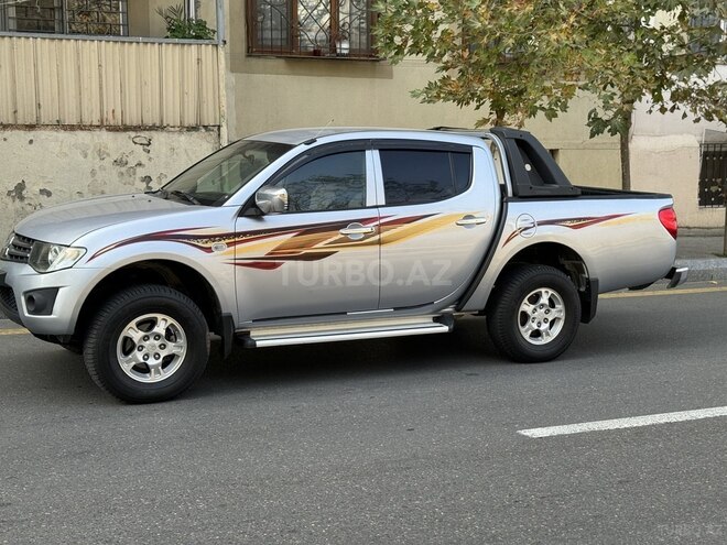 Mitsubishi L200 2013, 234,000 km - 2.5 l - Bakı