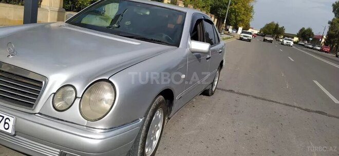 Mercedes E 220 1997, 990,000 km - 2.2 l - Sabirabad