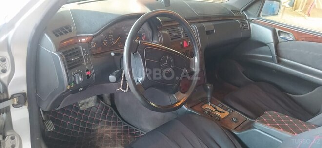 Mercedes E 220 1997, 990,000 km - 2.2 l - Sabirabad