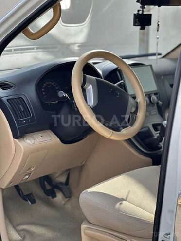 Hyundai H-1 2010, 400,000 km - 2.5 l - Bakı