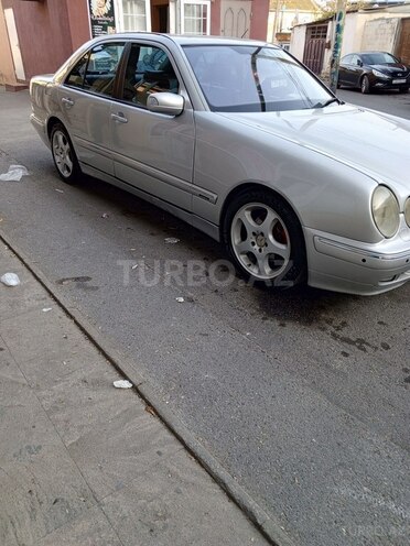 Mercedes E 270 2000, 345,000 km - 2.7 л - Bakı