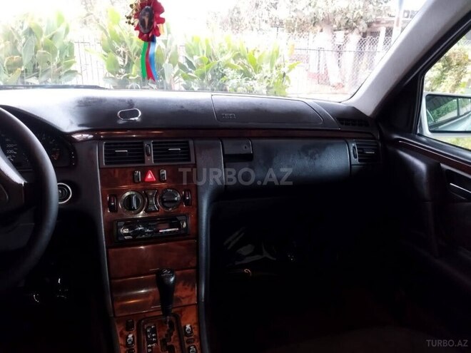 Mercedes C 240 1999, 19,768 km - 2.4 л - Sabirabad