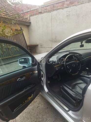 Mercedes E 270 2002, 257,000 km - 2.7 l - Bakı