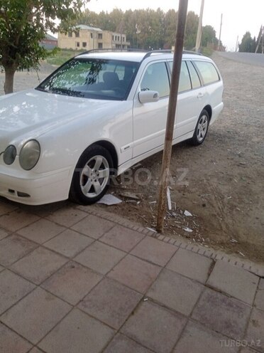 Mercedes E 220 2001, 743,425 km - 2.2 l - Biləsuvar