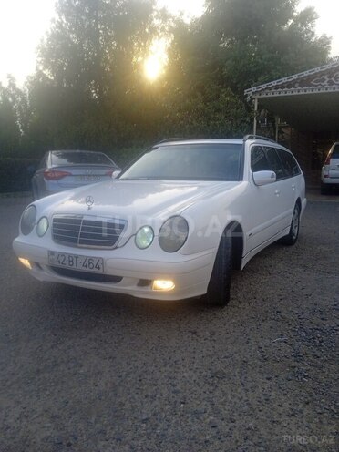Mercedes E 220 2001, 743,425 km - 2.2 l - Biləsuvar