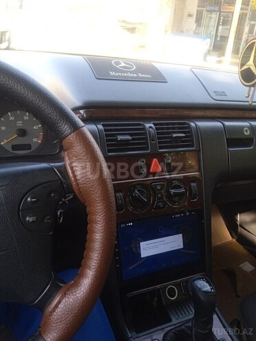 Mercedes E 220 2001, 743,425 km - 2.2 l - Biləsuvar