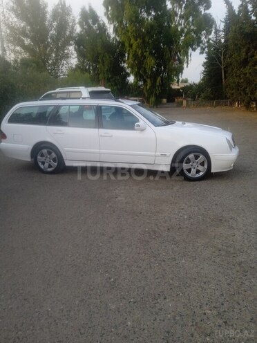 Mercedes E 220 2001, 743,425 km - 2.2 l - Biləsuvar