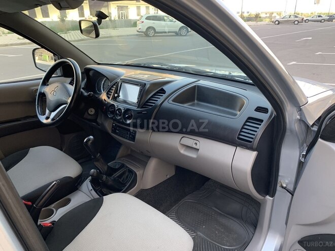 Mitsubishi L200 2012, 179,400 km - 2.5 l - Bakı