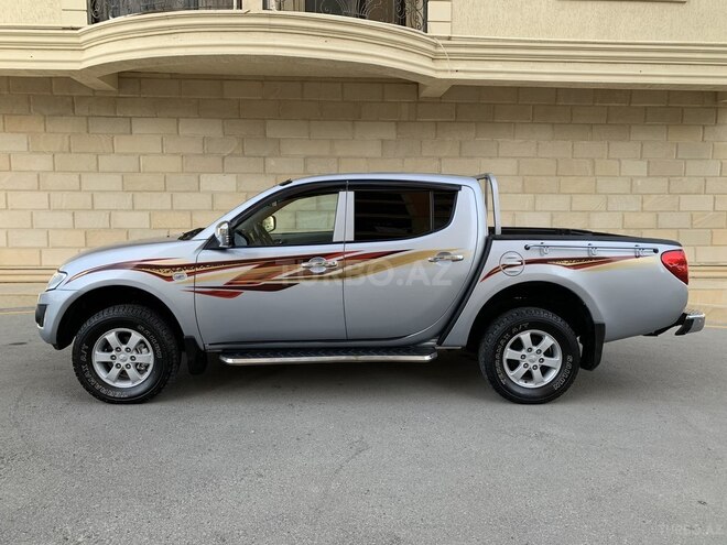 Mitsubishi L200 2012, 179,400 km - 2.5 l - Bakı