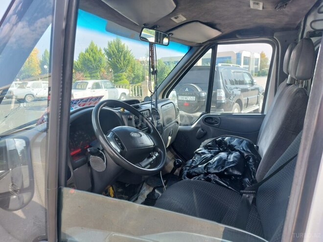 Ford Transit 2001, 963,153 km - 2.4 л - Saatlı