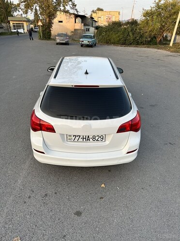 Opel Astra 2011, 240,000 km - 1.3 l - Göyçay