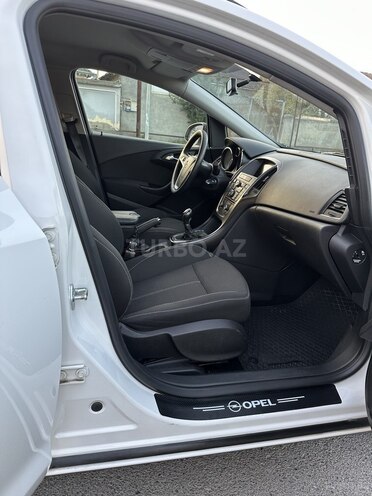 Opel Astra 2011, 240,000 km - 1.3 l - Göyçay