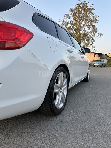 Opel Astra 2011, 240,000 km - 1.3 l - Göyçay