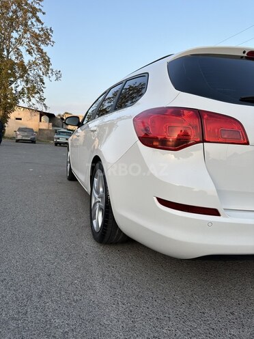 Opel Astra 2011, 240,000 km - 1.3 l - Göyçay