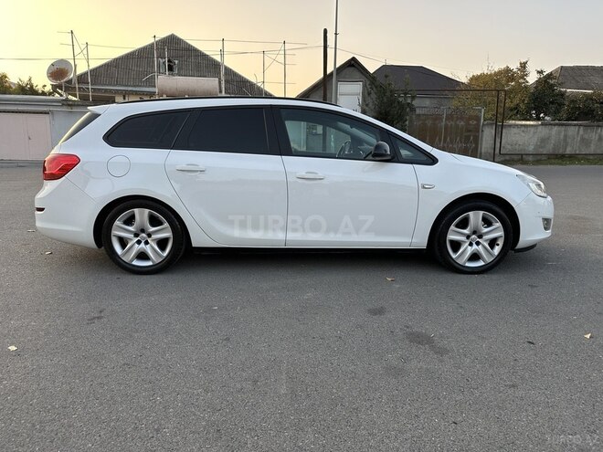 Opel Astra 2011, 240,000 km - 1.3 l - Göyçay
