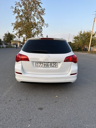 Opel Astra 2011, 240,000 km - 1.3 l - Göyçay