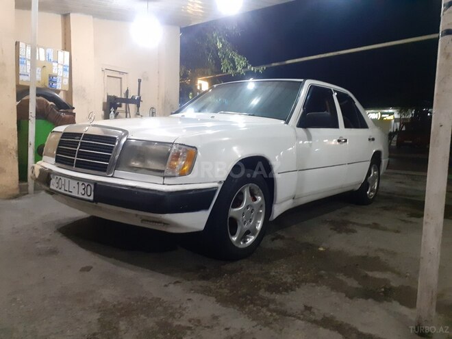 Mercedes E 260 1986, 240,000 km - 2.6 l - Bakı