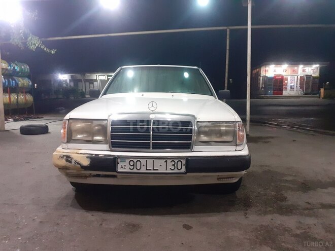 Mercedes E 260 1986, 240,000 km - 2.6 l - Bakı