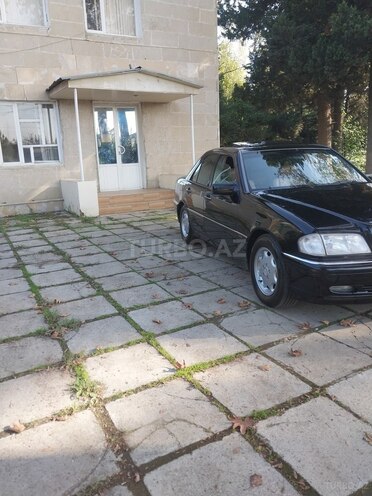 Mercedes C 230 1997, 256,000 km - 2.3 l - Masallı