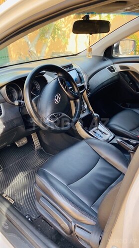 Hyundai Elantra 2013, 215,424 km - 1.8 л - Sumqayıt