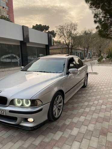 BMW 528 1999, 298,000 km - 2.5 l - Sumqayıt