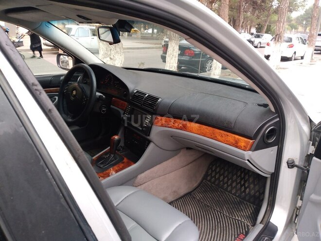 BMW 528 1999, 298,000 km - 2.5 l - Sumqayıt