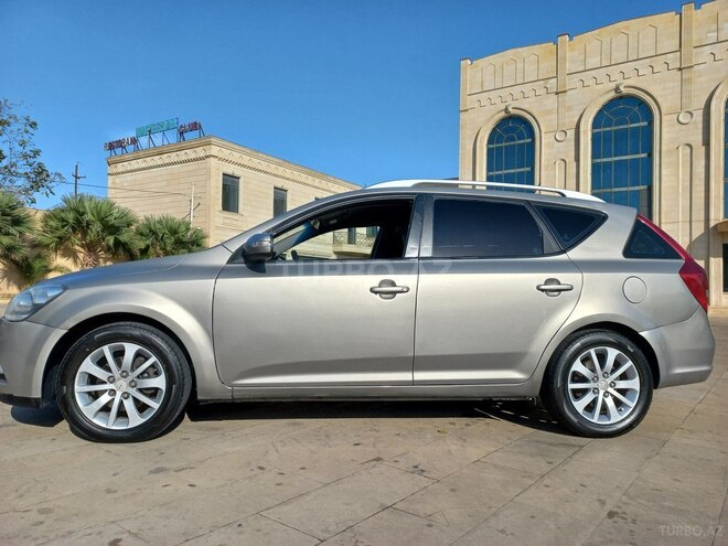Kia Ceed 2011, 298,000 km - 1.6 l - Bakı
