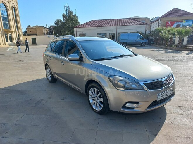 Kia Ceed 2011, 298,000 km - 1.6 l - Bakı