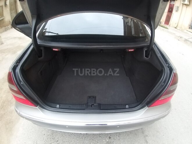 Mercedes E 270 2003, 286,000 km - 2.7 l - Bakı