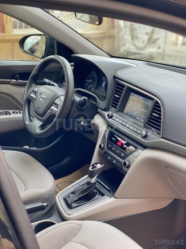 Hyundai Elantra 2018, 243,260 km - 2.0 л - Bakı