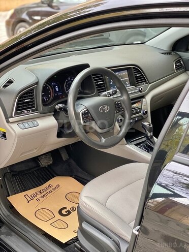 Hyundai Elantra 2018, 243,260 km - 2.0 л - Bakı
