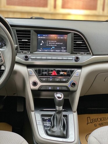Hyundai Elantra 2018, 243,260 km - 2.0 л - Bakı