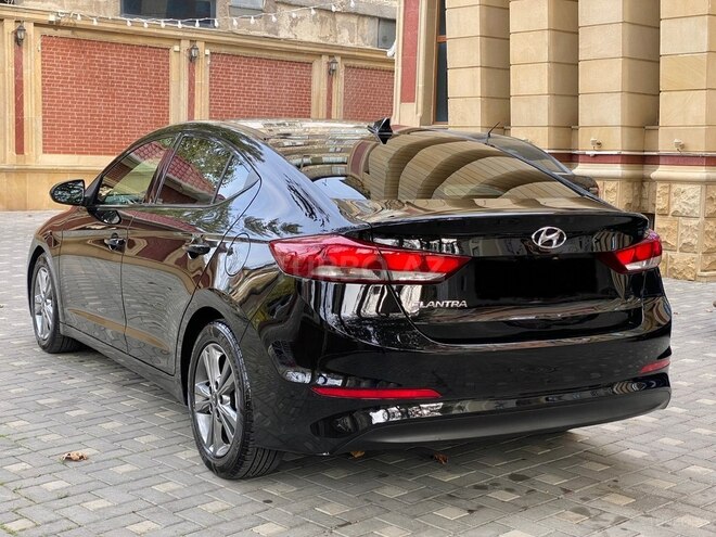 Hyundai Elantra 2018, 243,260 km - 2.0 л - Bakı
