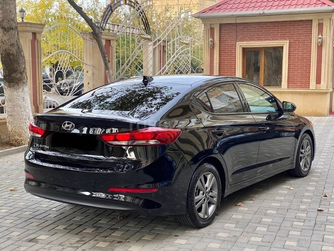 Hyundai Elantra 2018, 243,260 km - 2.0 л - Bakı