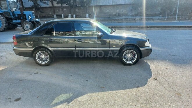 Mercedes C 220 1994, 457,000 km - 2.2 l - Sumqayıt