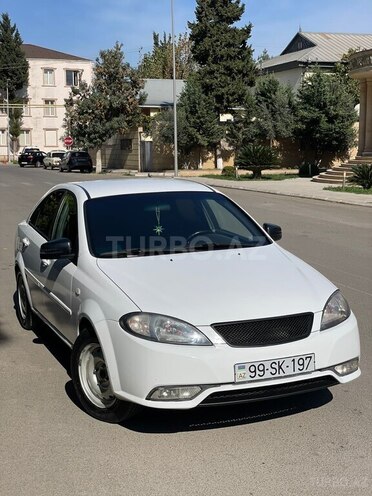 Daewoo Gentra 2013, 370,000 km - 1.5 l - Salyan