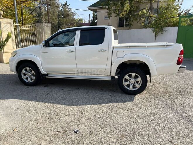 Toyota Hilux 2013, 160,000 km - 2.5 l - Bakı