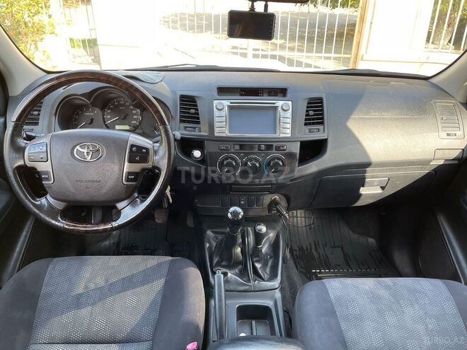 Toyota Hilux 2013, 160,000 km - 2.5 l - Bakı