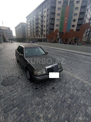 Mercedes E 200 1990, 60,000 km - 2.0 l - Bakı