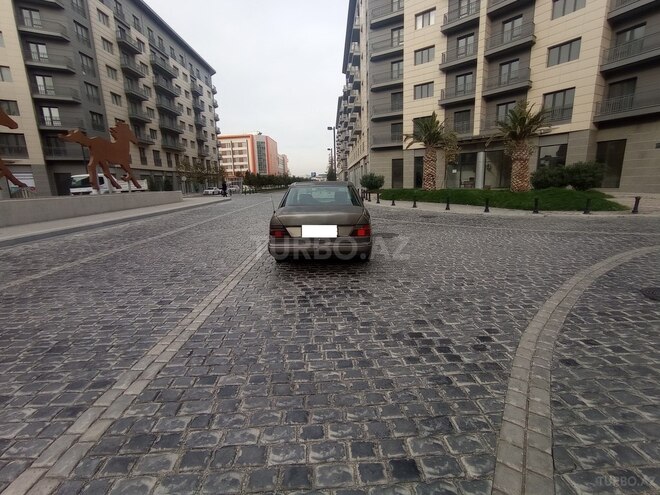 Mercedes E 200 1990, 60,000 km - 2.0 l - Bakı
