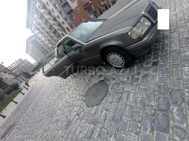 Mercedes E 200 1990, 60,000 km - 2.0 l - Bakı