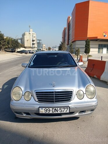 Mercedes E 240 2001, 284,000 km - 2.4 л - Bakı