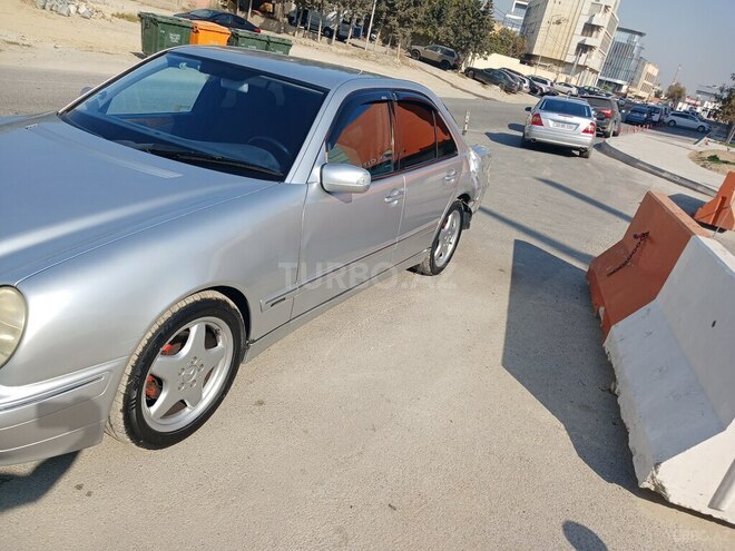 Mercedes E 240 2001, 284,000 km - 2.4 л - Bakı